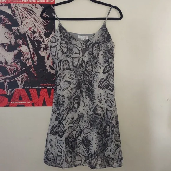 3/15 ๐ฆ Gorgeous Snakeskin Sundress - Picture 7 of 8